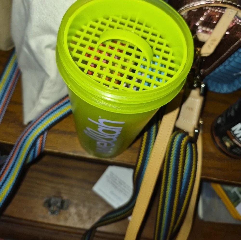 Wellah Neon Green Shaker Bottle - With Packets Nwt
